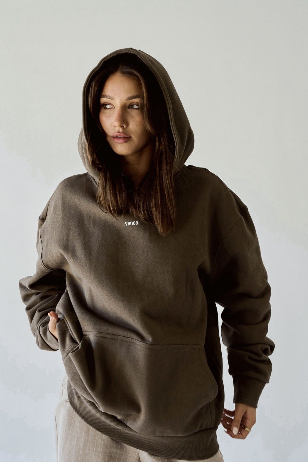 HEAVYWEIGHT HOODIE - VANCE.